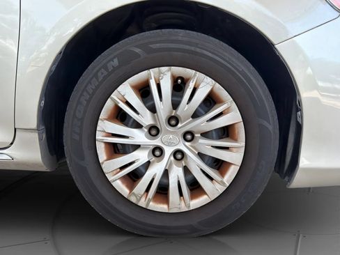 Used 2014 Toyota Camry LE FWD image 23