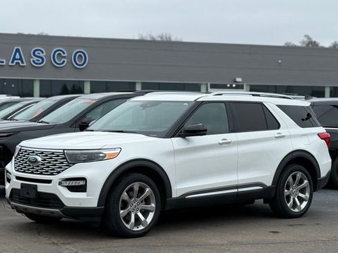 Used 2020 Ford Explorer Platinum w/ Premium Technology Package image 38
