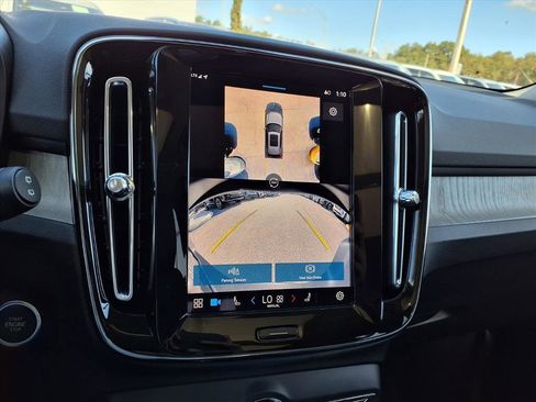 Certified 2024 Volvo XC40 B5 Plus image 27