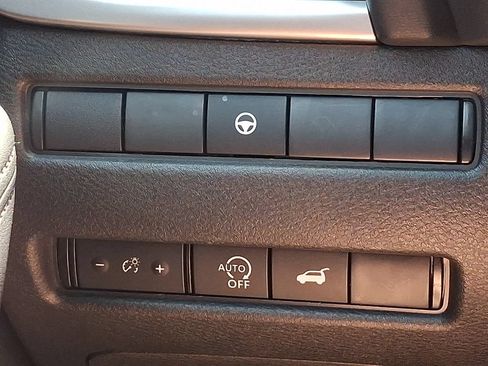 Used 2025 Nissan Rogue SV AWD/4WD image 22