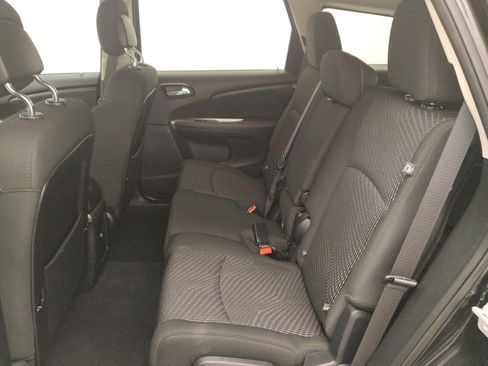 Used 2020 Dodge Journey SE w/ SE Popular Equipment Group FWD image 18