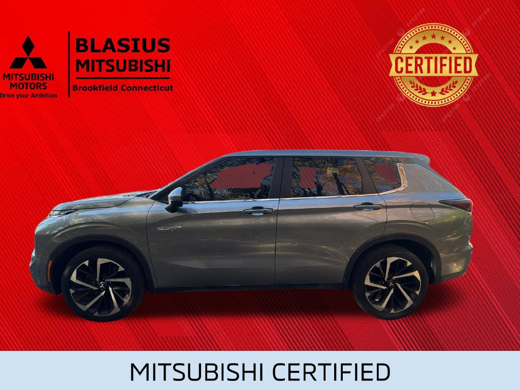 Used 2023 Mitsubishi Outlander 4WD Plug-In Hybrid image 14