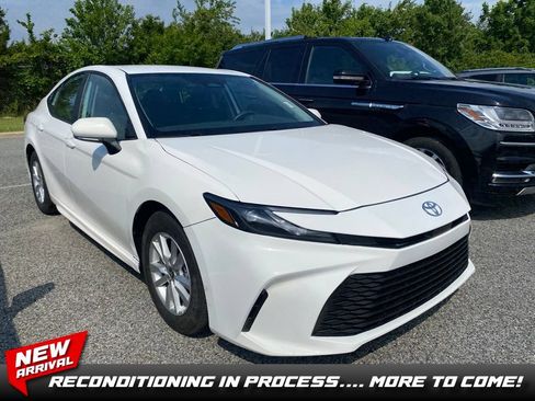 Used 2026 Toyota Camry LE FWD image 1