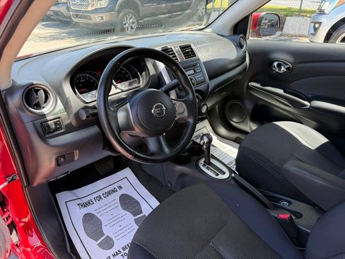 Used 2014 Nissan Versa SV FWD image 12