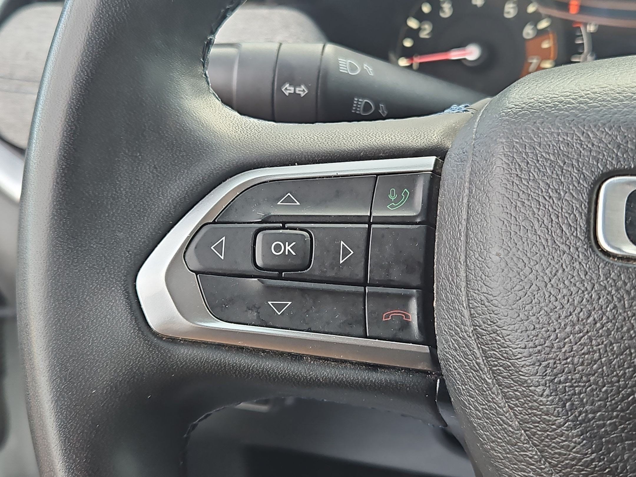 Used 2022 Jeep Compass Latitude FWD image 16