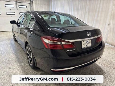 Used 2017 Honda Accord EX-L image 4