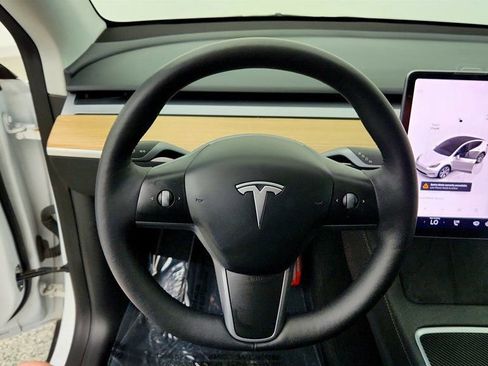 Used 2023 Tesla Model Y Long Range AWD/4WD image 14