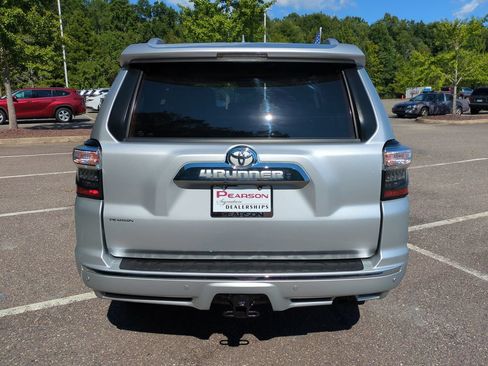 Used 2016 Toyota 4Runner Limited AWD/4WD image 5