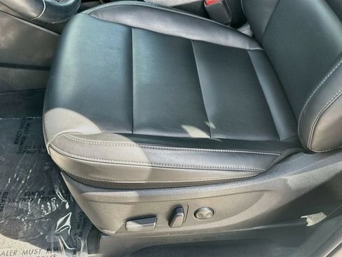 Used 2025 Kia Telluride S FWD image 19