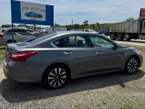 Used 2017 Nissan Altima 2.5 SV image 10