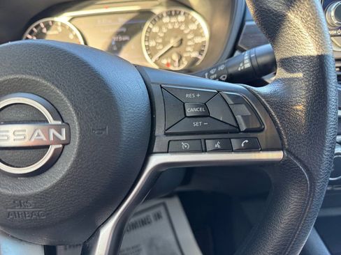 Used 2024 Nissan Altima 2.5 SV FWD image 34