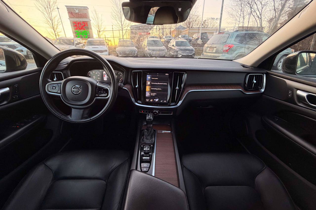 Used 2020 Volvo S60 T6 Momentum AWD/4WD image 11