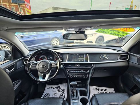 Used 2020 Kia Optima SE image 10