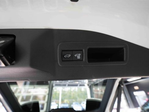 Used 2023 Toyota bZ4X Limited image 29