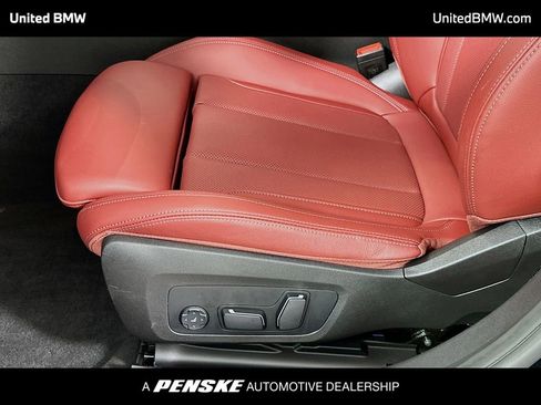 Used 2025 BMW 330i Sedan w/ Convenience Package RWD image 20