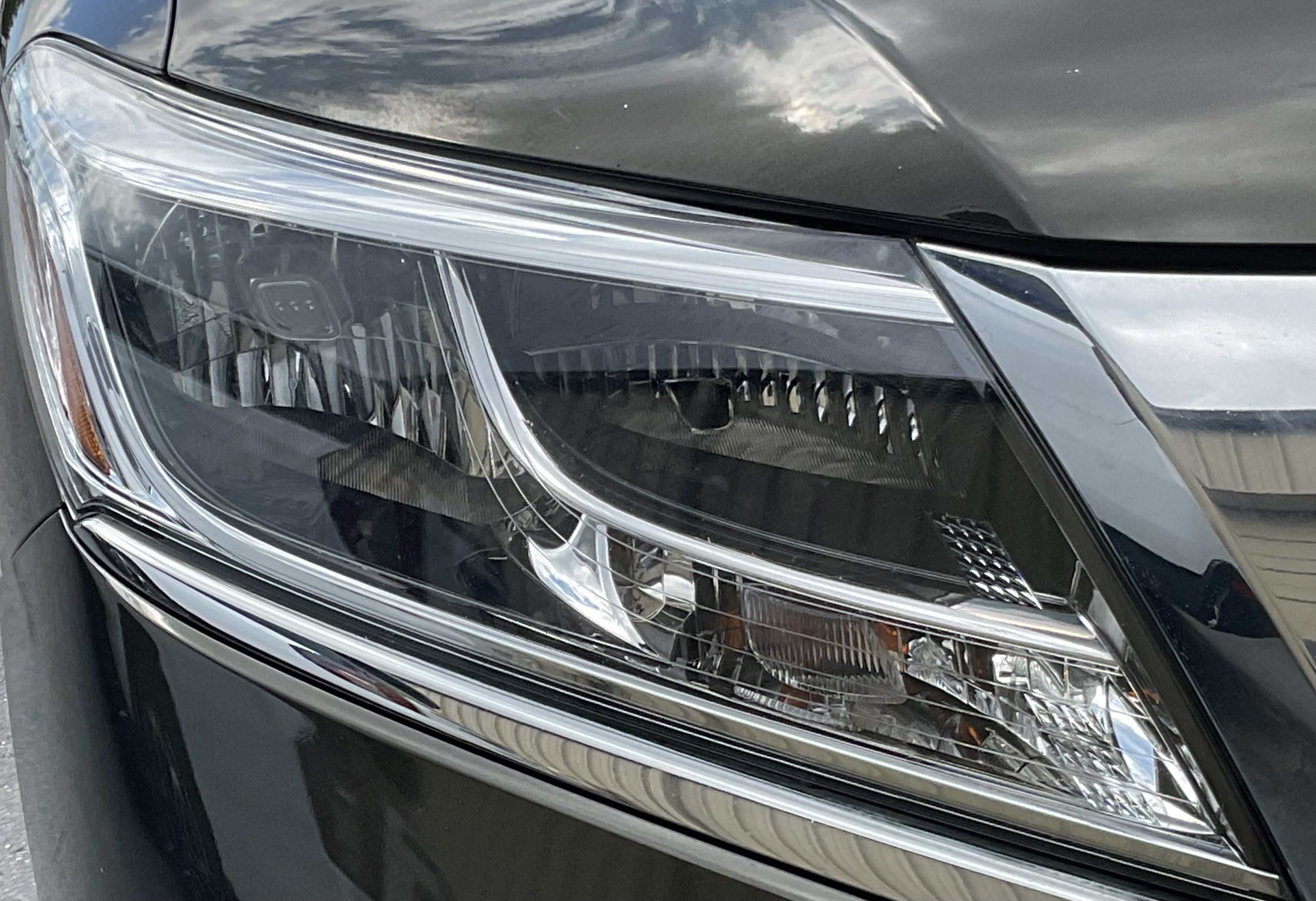 Used 2015 Nissan Pathfinder Platinum FWD image 9
