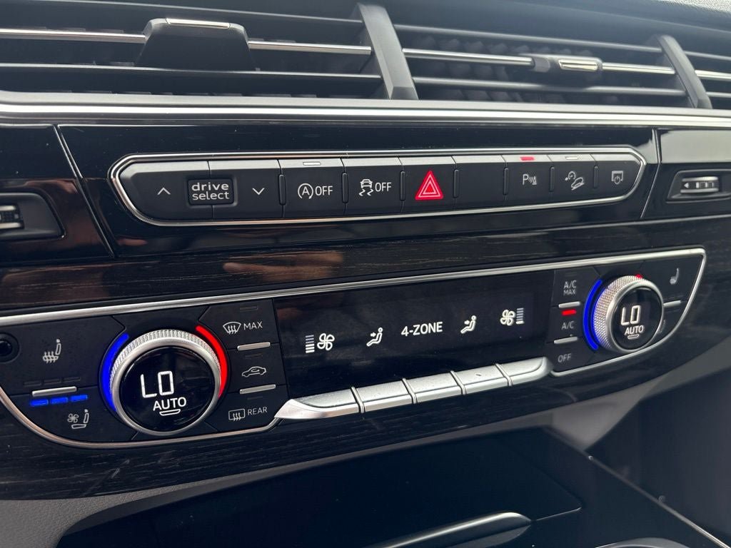 Used 2018 Audi Q7 3.0T Prestige AWD/4WD image 23
