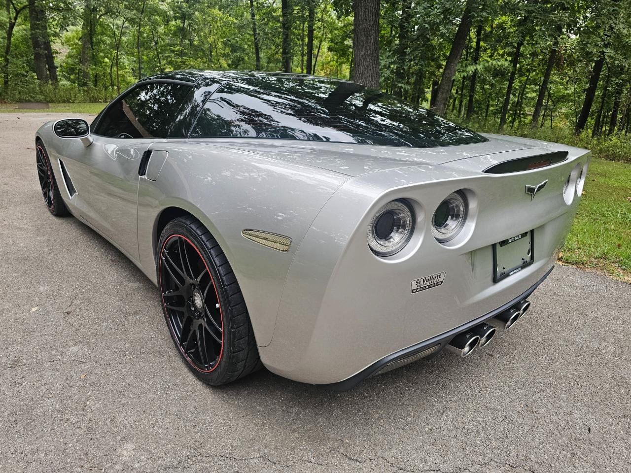 Used 2005 Chevrolet Corvette Coupe w/ Preferred Equipment Group RWD image 7