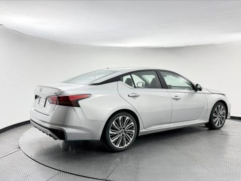 Used 2023 Nissan Altima 2.5 SL FWD image 7
