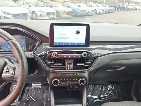 Used 2024 Ford Escape ST-Line w/ Cold Weather Package image 15