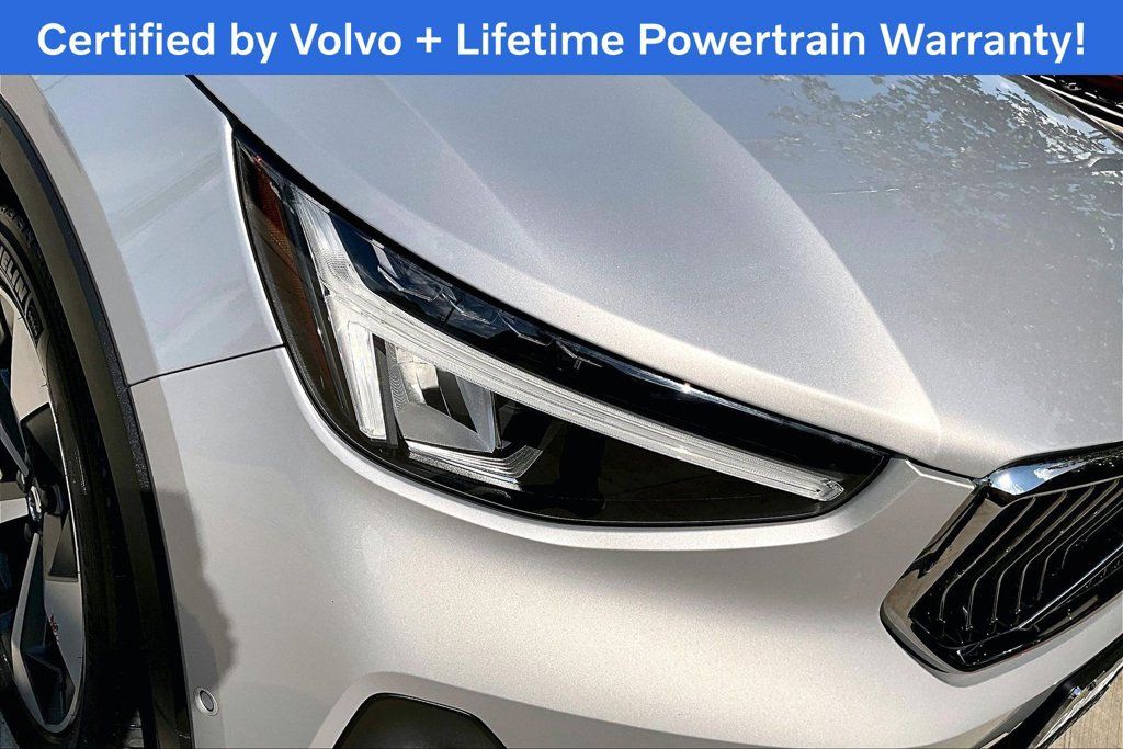 Used 2024 Volvo XC40 B5 Plus AWD/4WD image 39