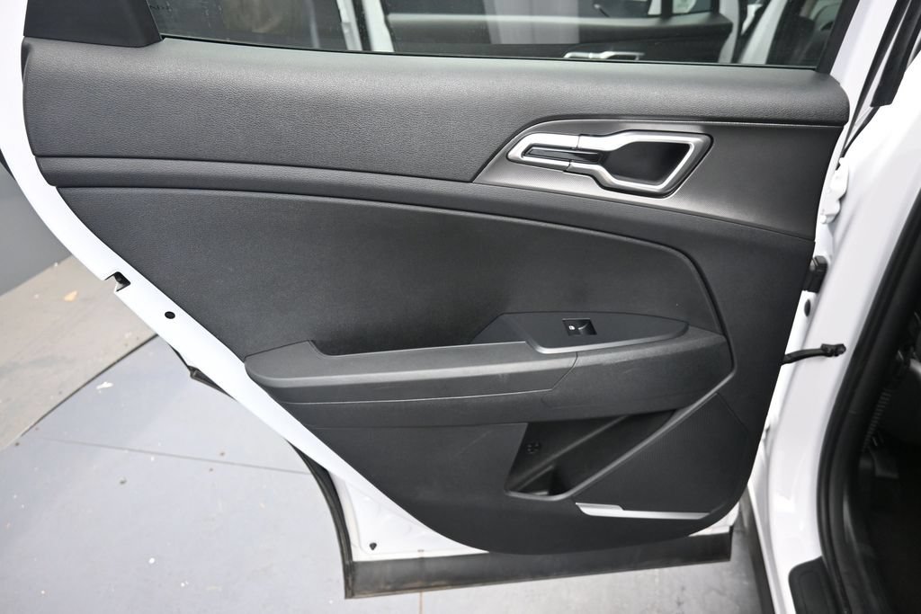 Used 2026 Kia Sportage LX FWD image 14