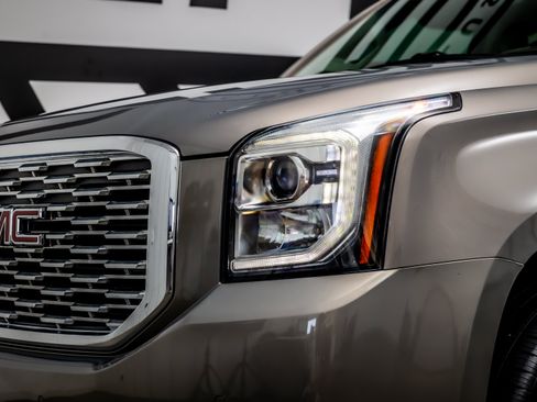 Used 2019 GMC Yukon XL Denali w/ Denali Ultimate Package RWD image 15
