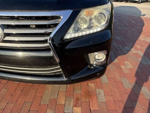 Used 2015 Lexus LX 570 4WD image 24