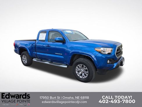 Used 2017 Toyota Tacoma SR5 w/ Tow Package image 1