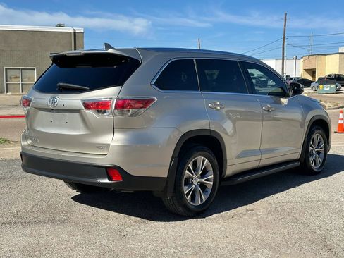 Used 2015 Toyota Highlander XLE image 7