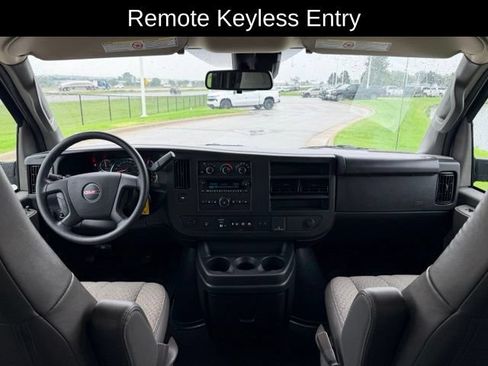 Used 2025 GMC Savana 3500 LT w/ LT Preferred Equipment Group RWD image 7