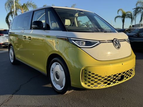 New 2025 Volkswagen ID. Buzz 1st Edition image 2