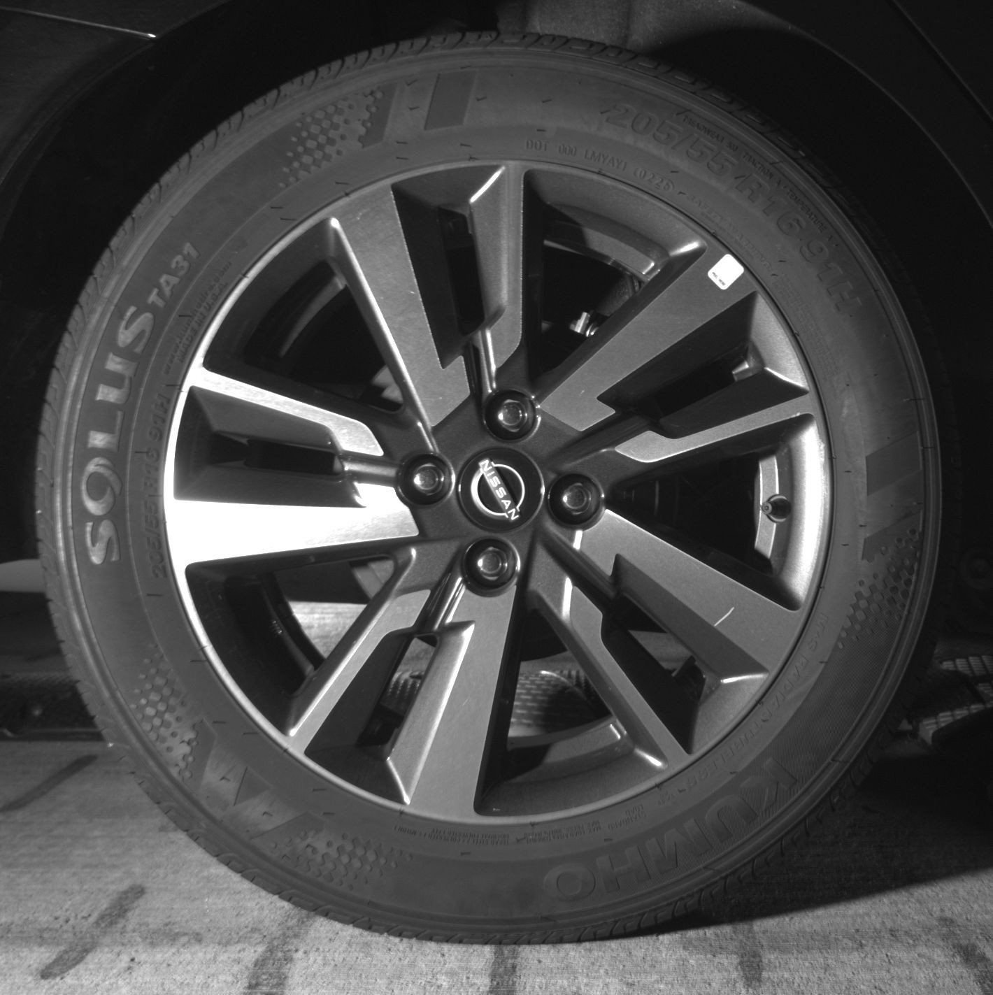 Used 2025 Nissan Versa SV FWD image 18