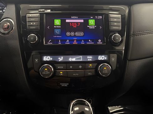 Used 2018 Nissan Rogue SL FWD image 15
