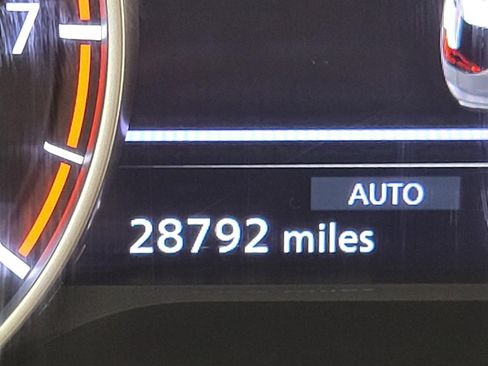 Used 2025 Nissan Rogue SV image 3