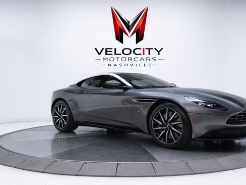 Used 2017 Aston Martin DB11 V12 RWD image 4