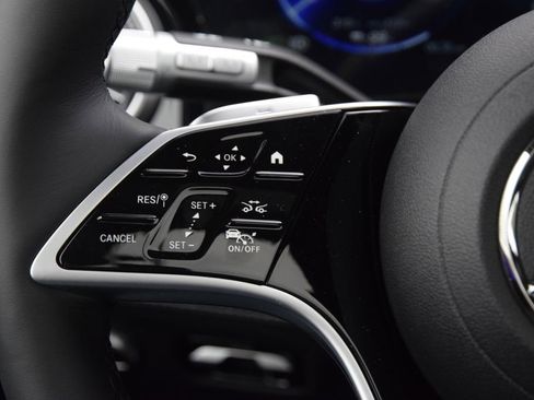 New 2026 Mercedes-Benz EQS 550 4MATIC SUV image 25