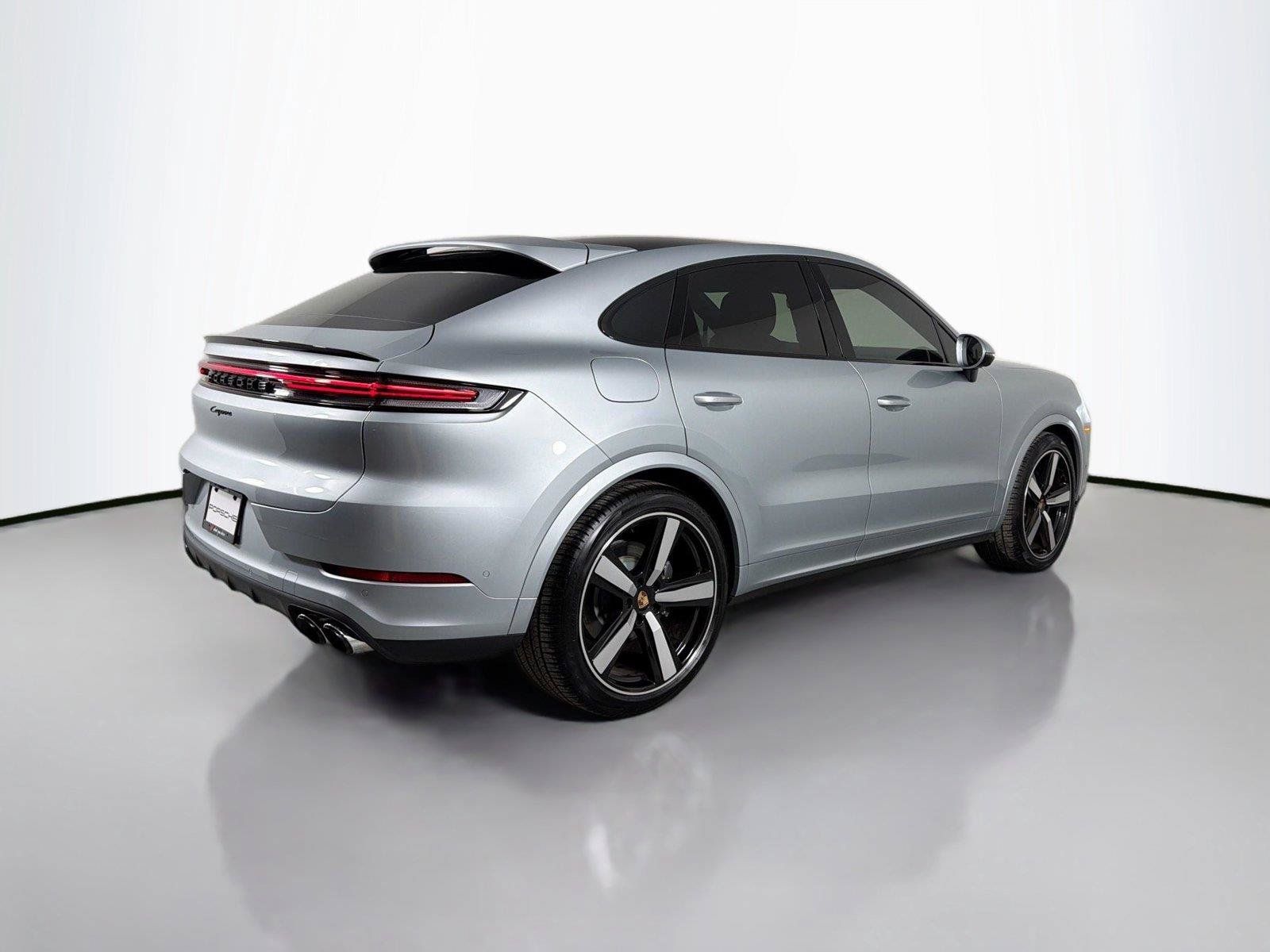 Certified 2025 Porsche Cayenne Coupe AWD/4WD image 7