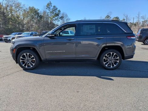 Used 2022 Jeep Grand Cherokee Overland w/ Luxury Tech Group IV image 7