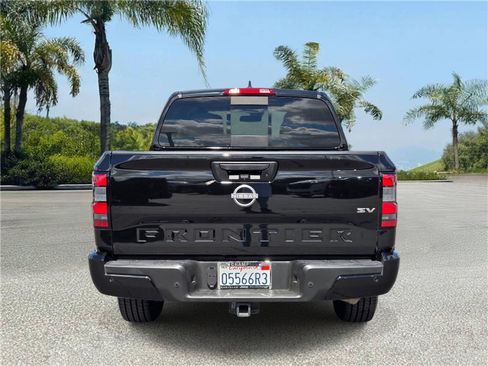 Used 2023 Nissan Frontier SV w/ SV Convenience Package RWD image 5