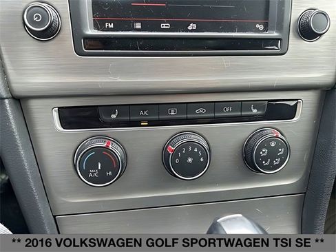 Used 2016 Volkswagen Golf SE w/ Lighting Package image 22