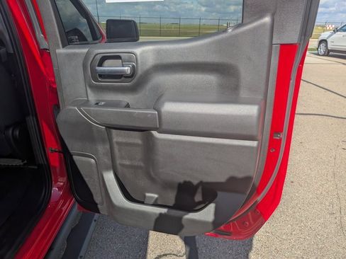 Used 2019 Chevrolet Silverado 1500 Custom Trail Boss w/ Custom Convenience Package image 7