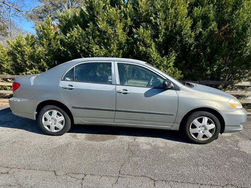 Used 2004 Toyota Corolla LE image 2
