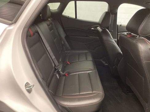 Used 2024 Chevrolet Trax RS FWD image 28