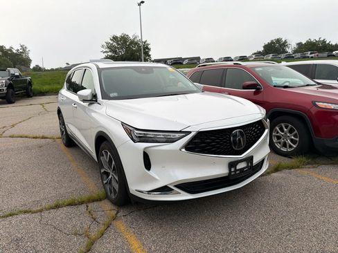 Used 2024 Acura MDX SH-AWD w/ Technology Package image 2