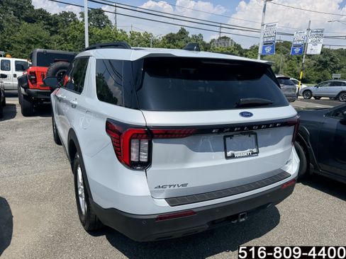 Used 2026 Ford Explorer Active AWD/4WD image 7