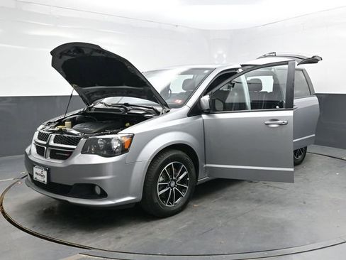 Used 2019 Dodge Grand Caravan GT image 36