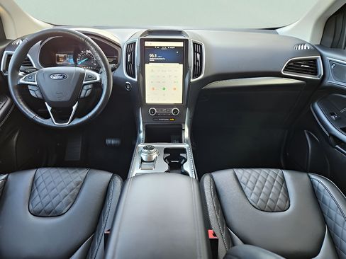 Used 2024 Ford Edge Titanium AWD/4WD image 12