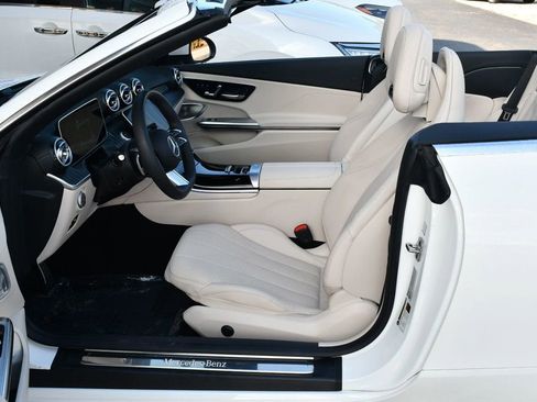 Used 2024 Mercedes-Benz CLE 450 4MATIC Cabriolet image 55