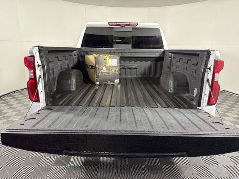 Used 2022 Chevrolet Silverado 1500 ZR2 w/ Technology Package image 25